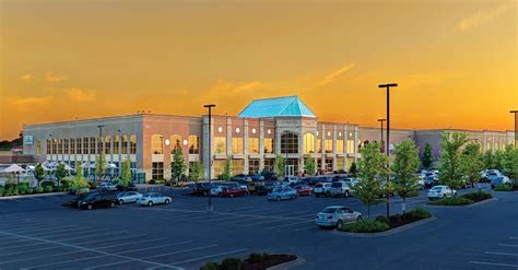 Lifetime lakeville - Life Time Lakeville is more than a gym, it's an athletic country club. Life Time has something for everyone: an expansive fitness floor, unlimited …